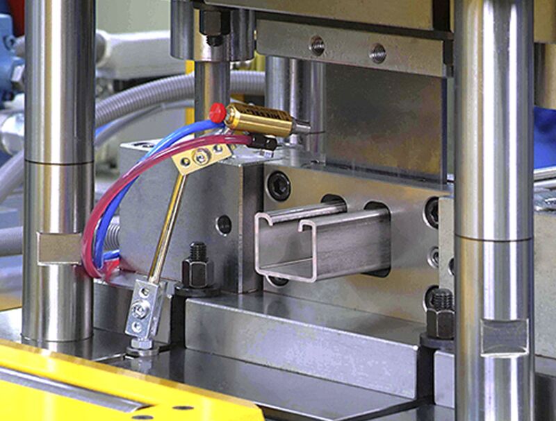 Roll forming machines in start-stop technology